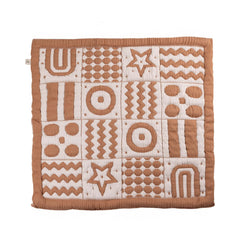 Little Dedi 3D cotton crawling blanket front view with breathable surface for babies