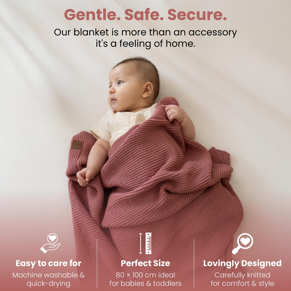 Little Dedi baby blanket personalization option in dusky pink, ideal gift detail