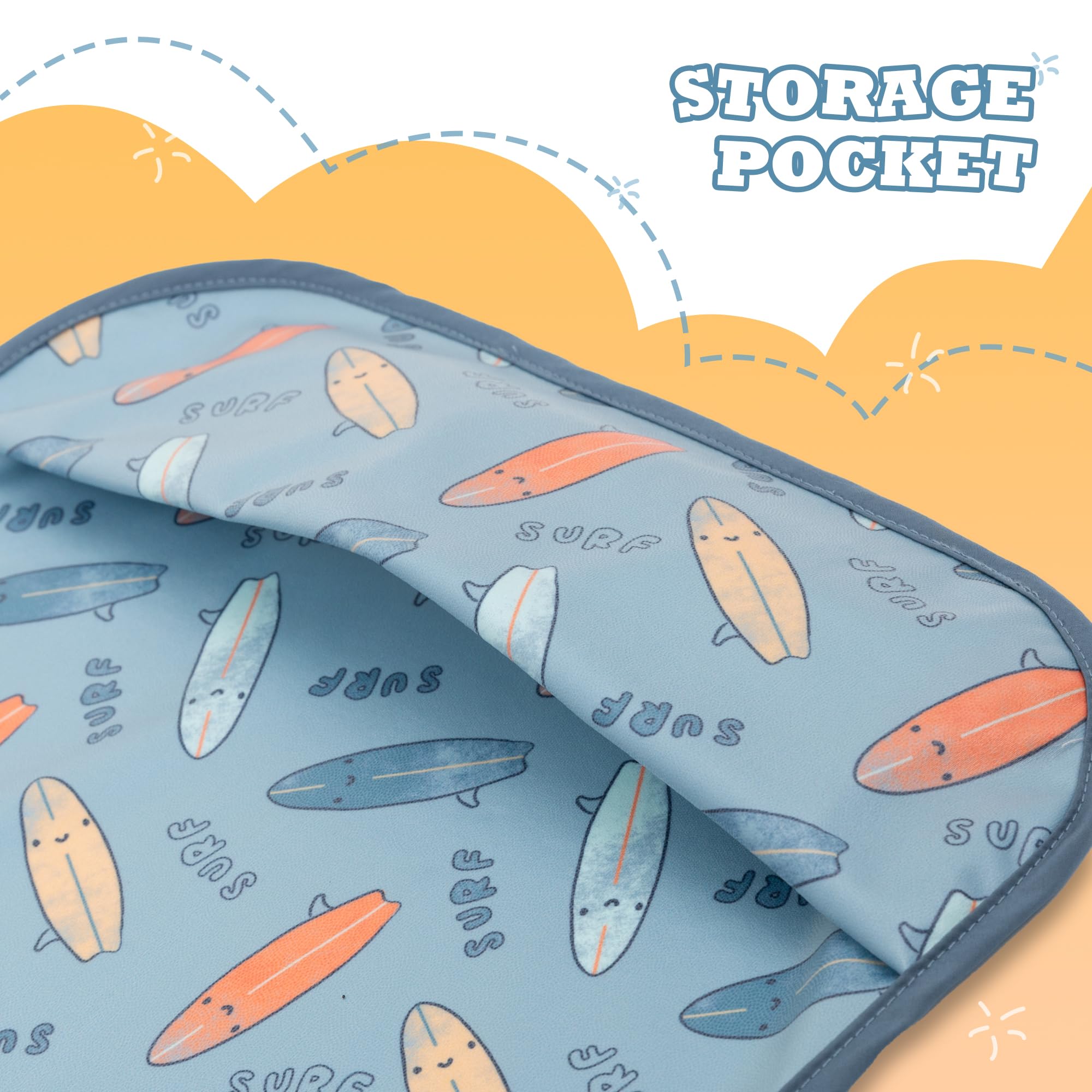 Little Dimsum front pocket catches crumbs and drips for easy cleanup.