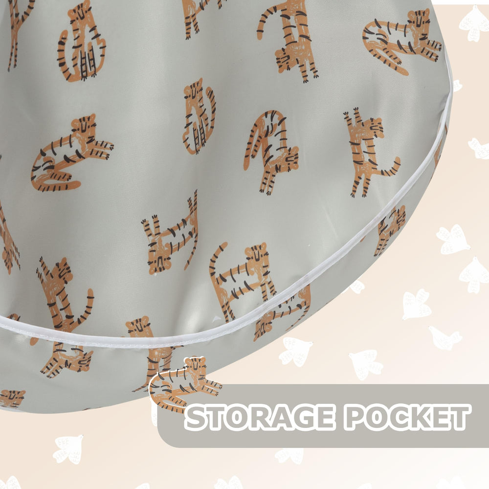 Little Dimsum Mess-Proof Baby Bib pocket detail catches spills and drips.
