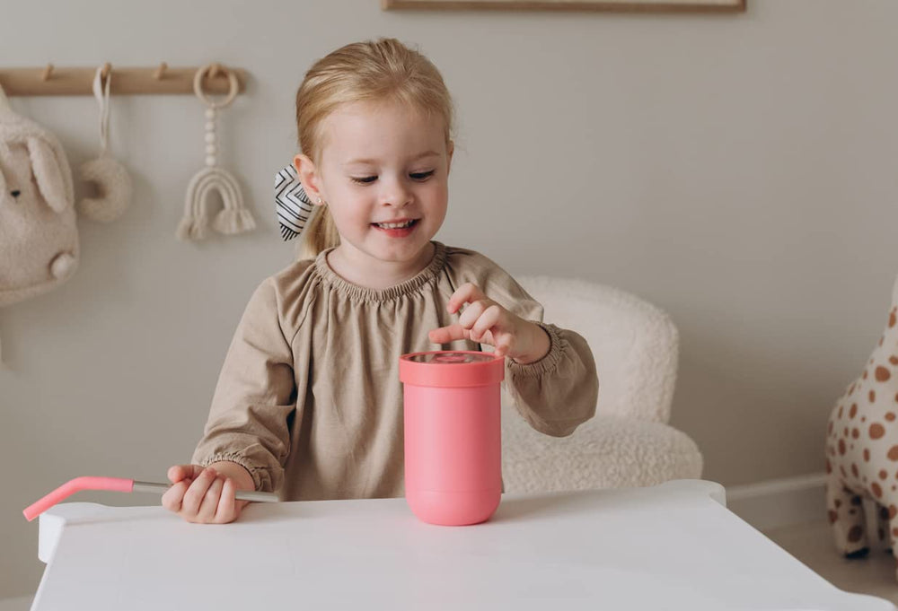 Little Ecos spill-proof screw lids with straw prevent leaks