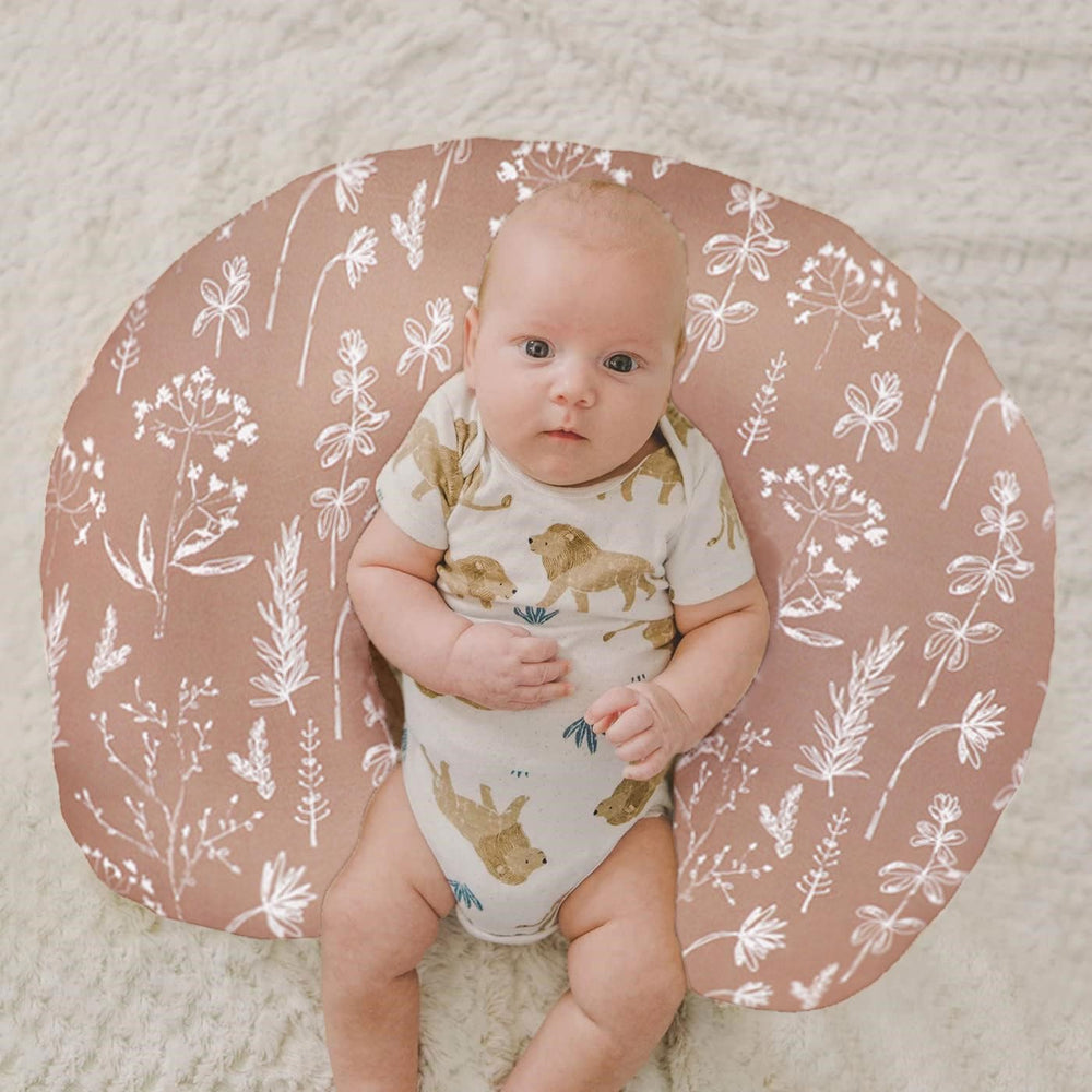 Little Jump Boppy-compatible nursing pillow cover protects skin from zipper exposure.