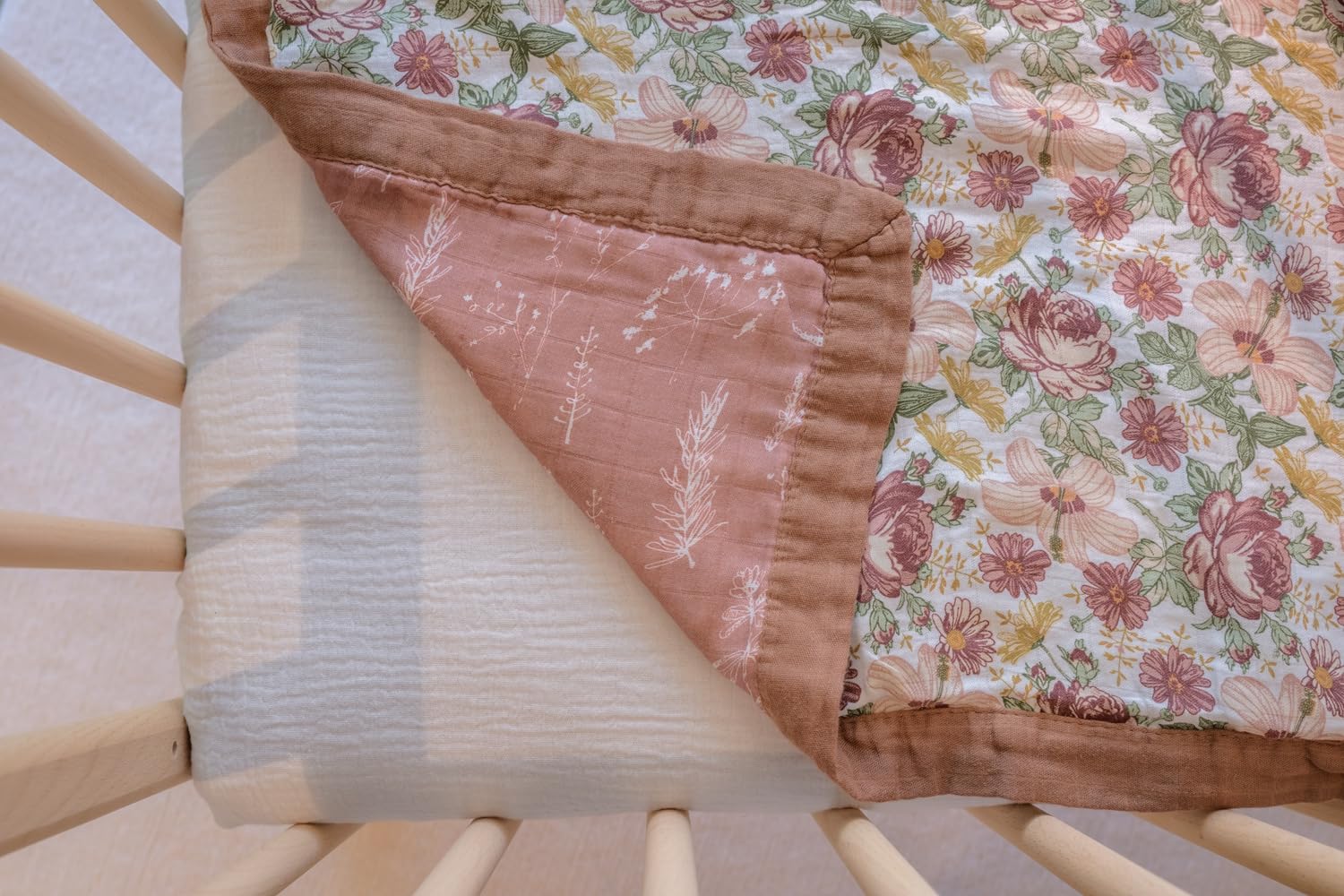 Little Jump breathable crib blanket in a neutral boho design