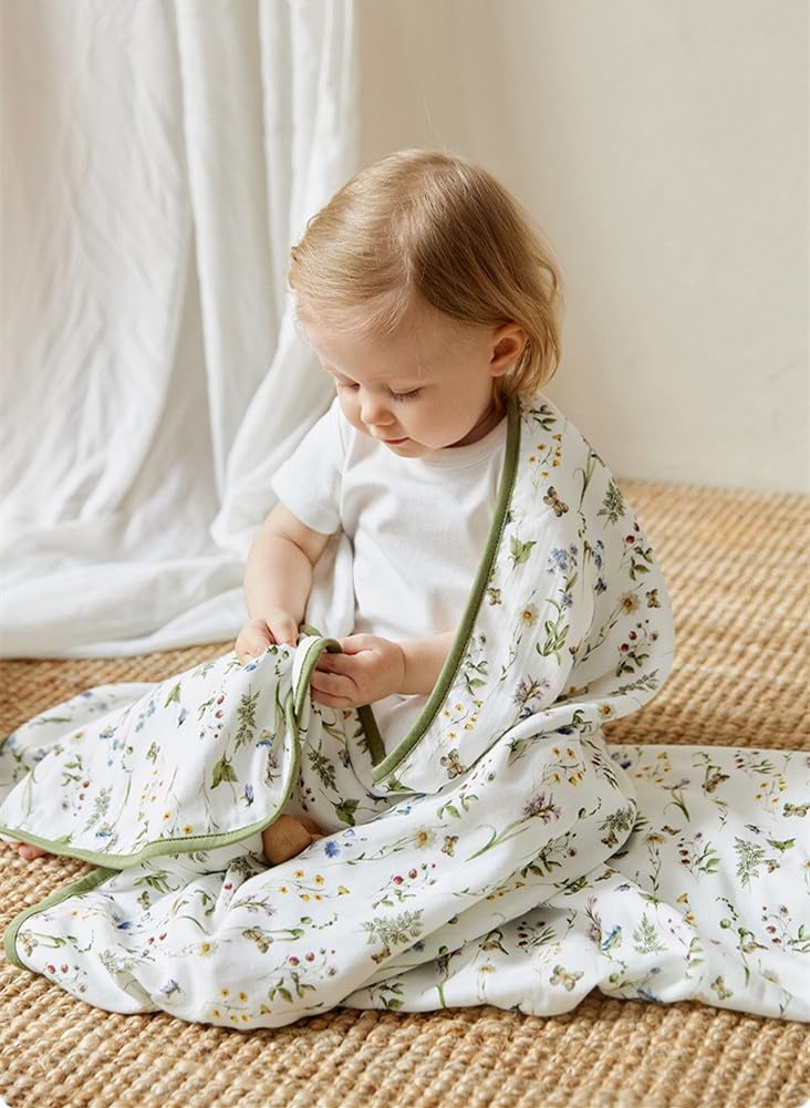 Little Jump double-layer muslin blanket offers added warmth while staying lightweight