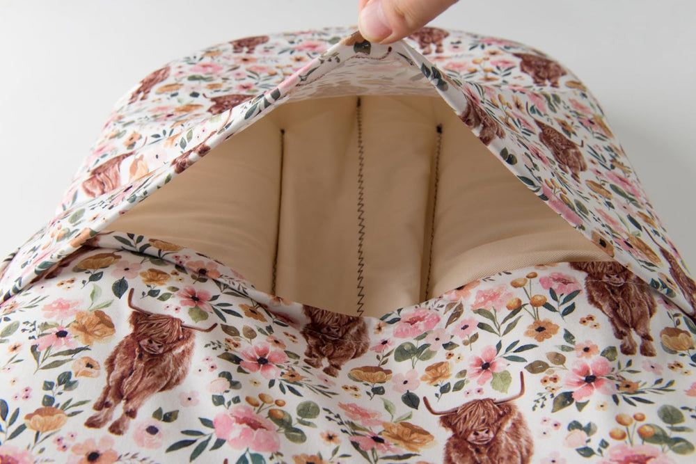 Little Jump envelope-closure cover makes removal and washing quick and simple.