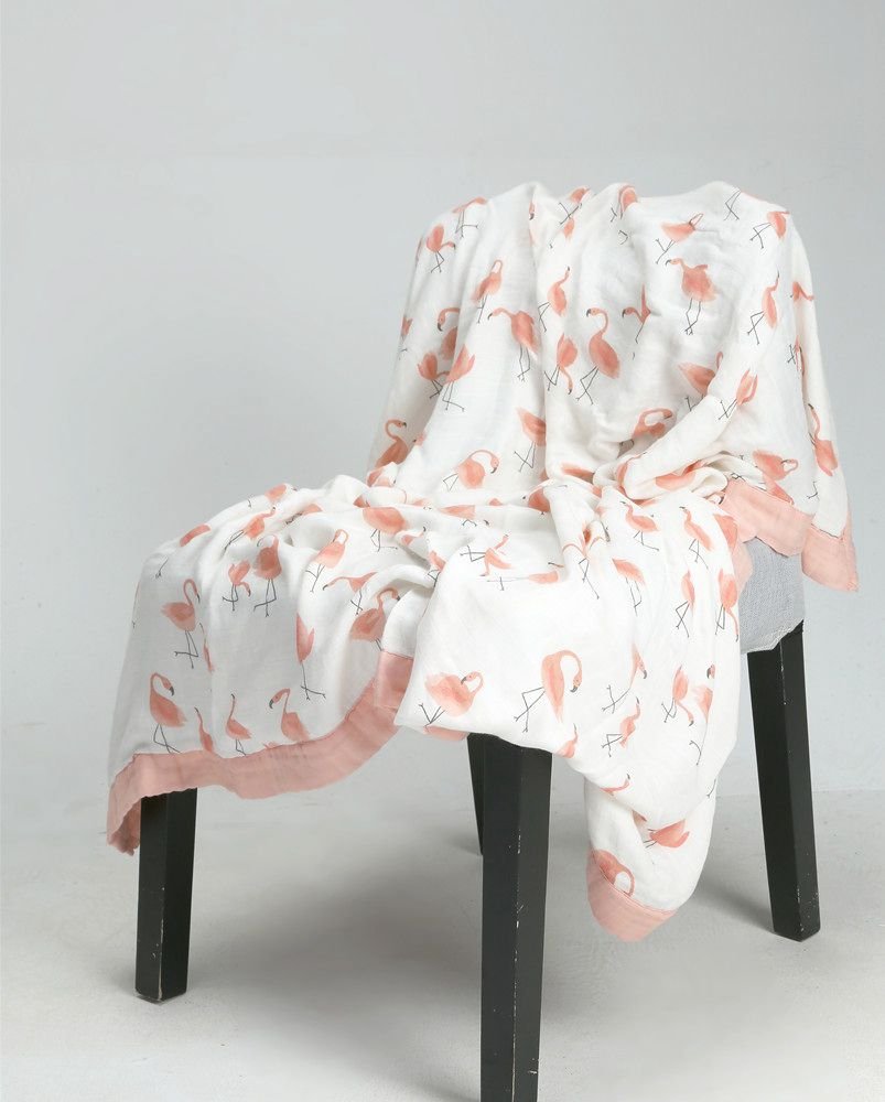 Little Jump Flamingo blanket breathable fabric supports comfortable naps and day trips.