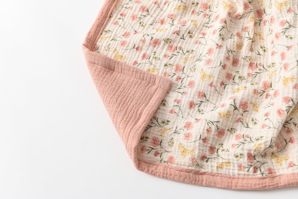 Little Jump blanket swaddling comfort in early months and beyond.