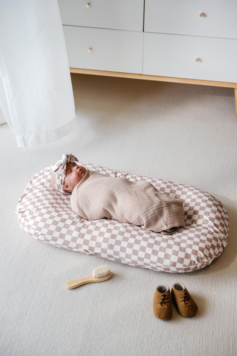 Little Jump no-zipper lounger cover in coffee checkered for safe, easy replacement.