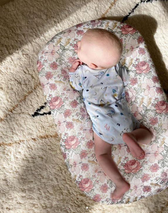 Little Jump Western Wild Flowers lounger cover provides breathable stretch for snug positioning.