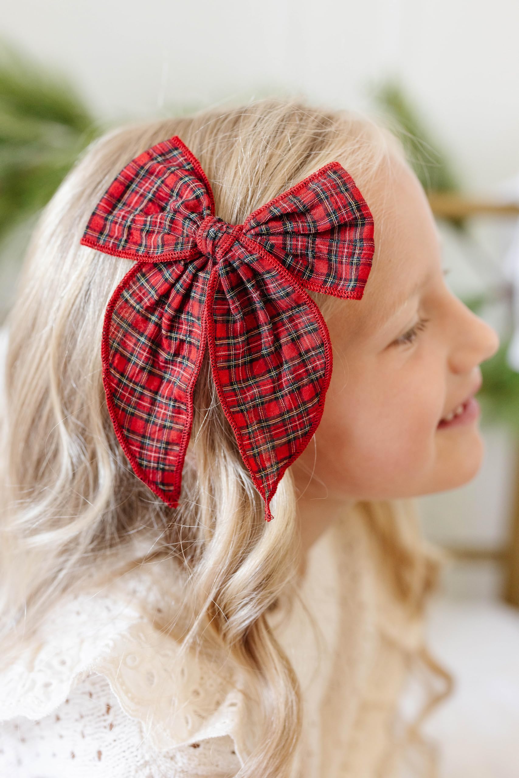 Little Poppy Co Olivia Set reversible alligator clip highlights secure hold and cute side options.