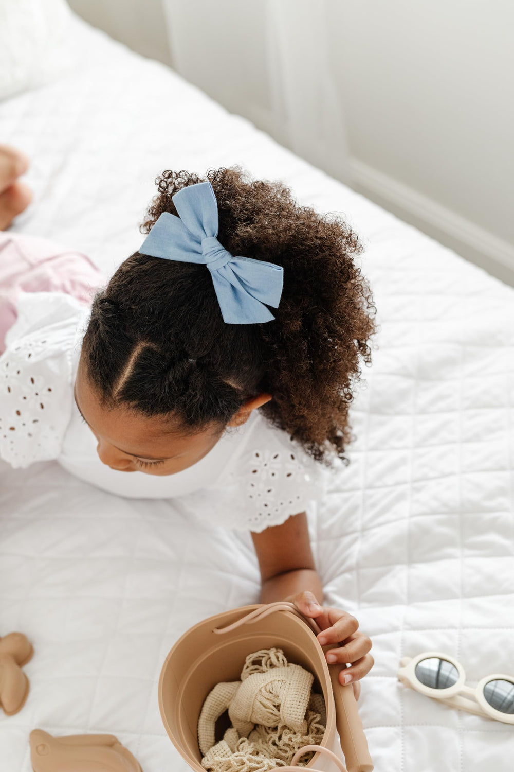 Little Poppy Co standard size bows for versatile daily outfits.