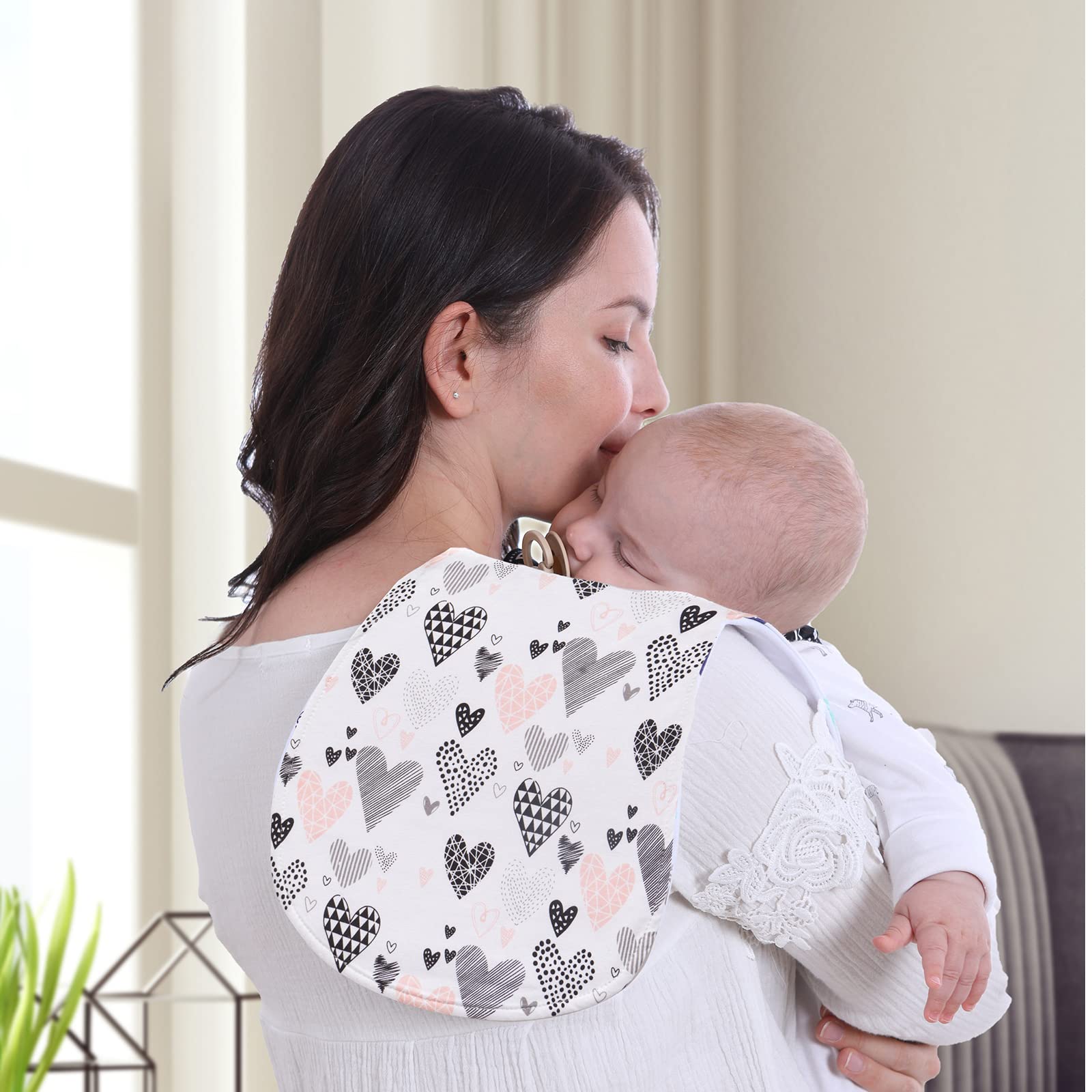 Little Tots burp cloths folded neatly in a travel-friendly 5-pack.