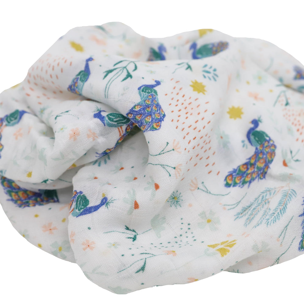 Little Unicorn Deluxe Swaddle 47x47 inches provides secure, easy wrapping for infants