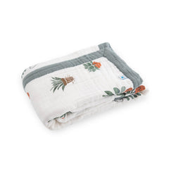 Little Unicorn muslin quilt highlights breathable fabric for warmth without overheating.