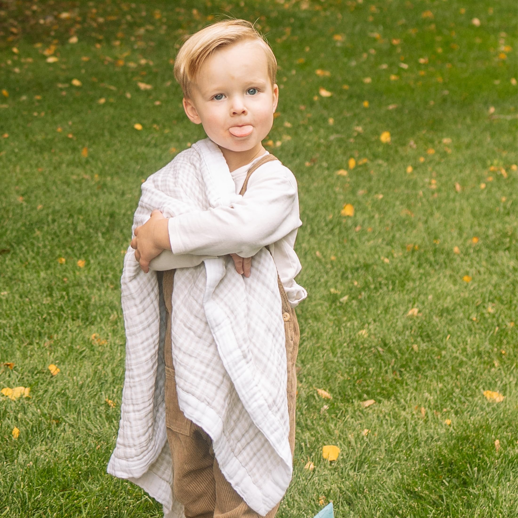 Little Unicorn muslin quilt is machine washable and durable over time.