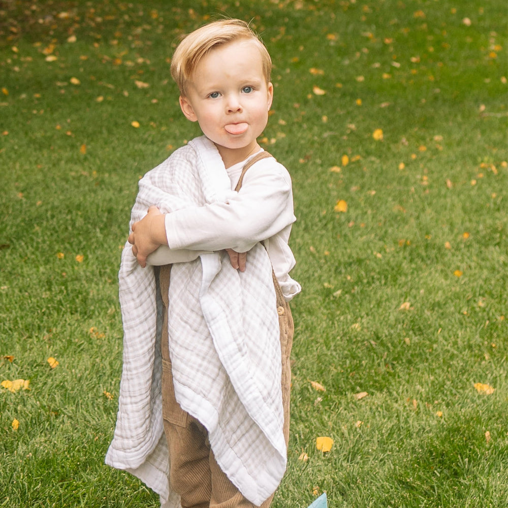 Little Unicorn muslin quilt is machine washable and durable over time.