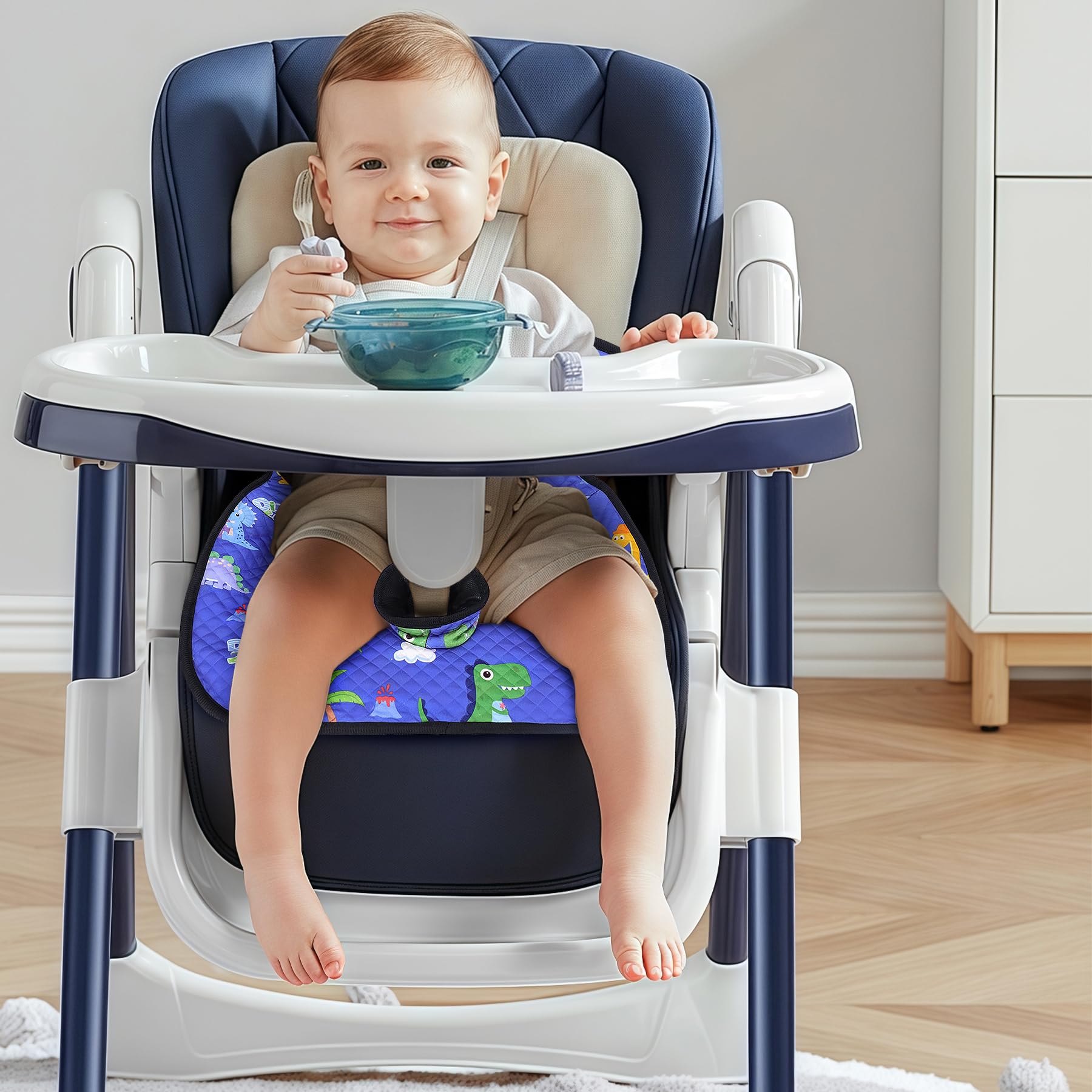 LITTOBEBE Piddle Pad Waterproof liner keeps surfaces dry after potty moments.