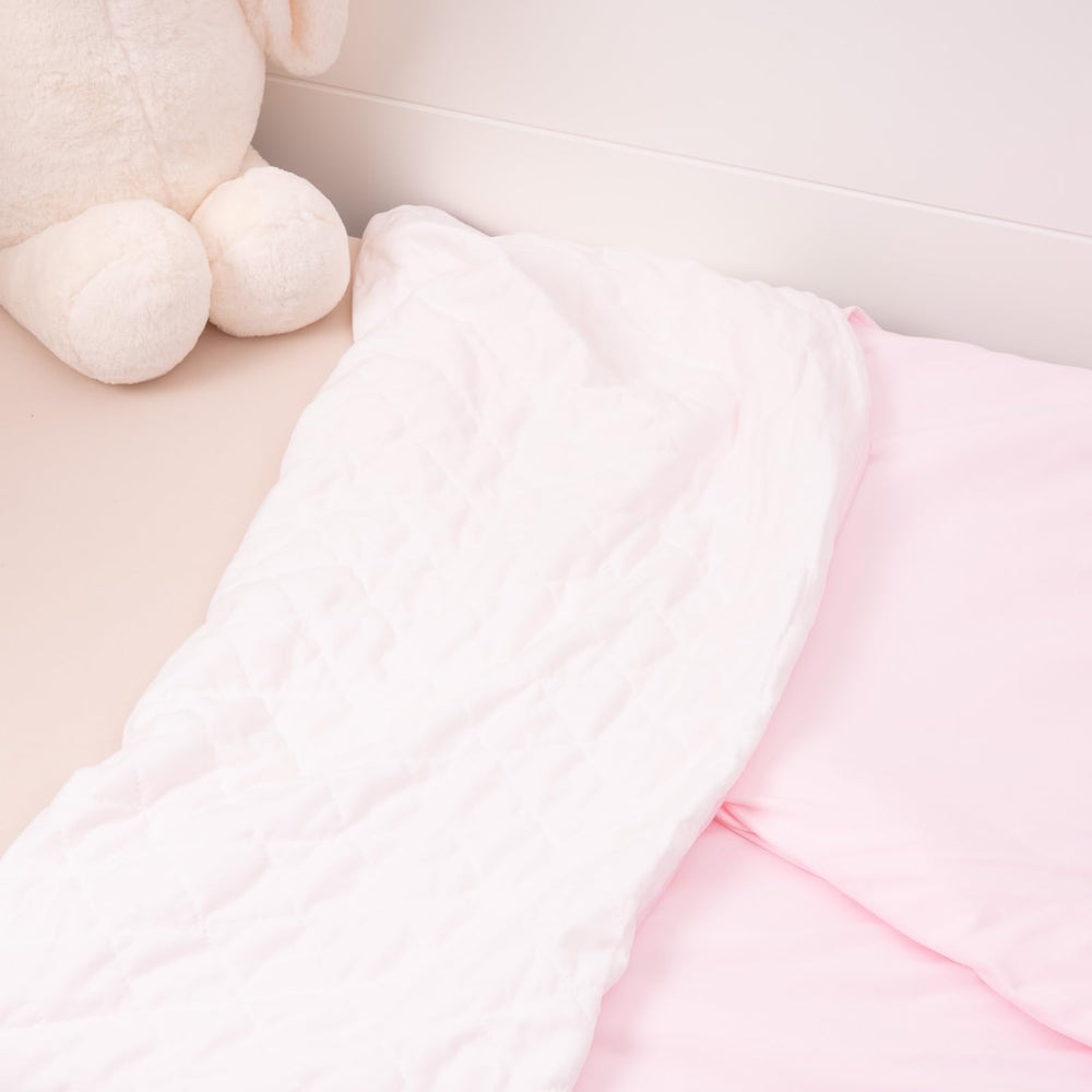 Littogoose Comforter features machine-washable fabric for easy care.