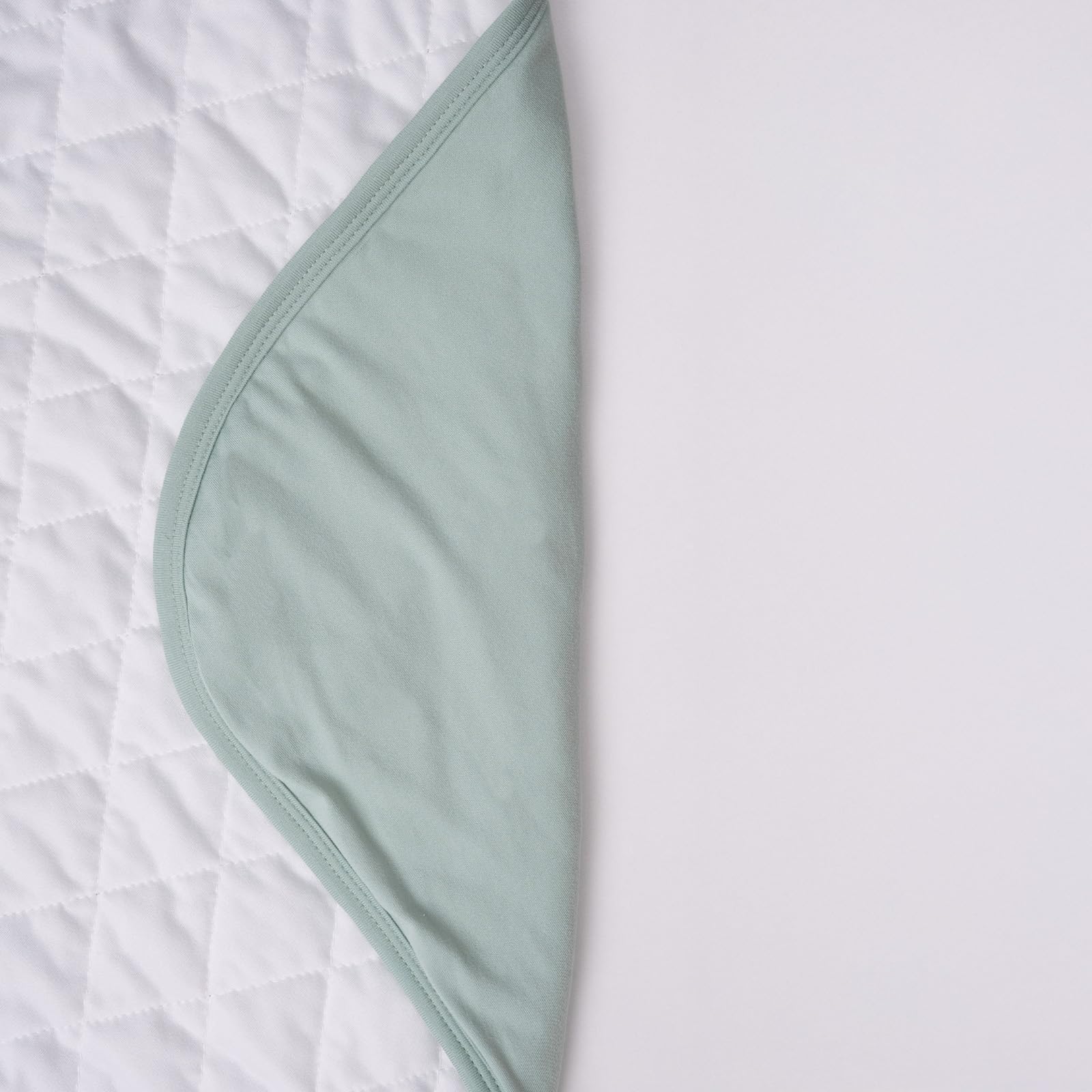 Littogoose grows-with-child blanket adapts as your kid grows.