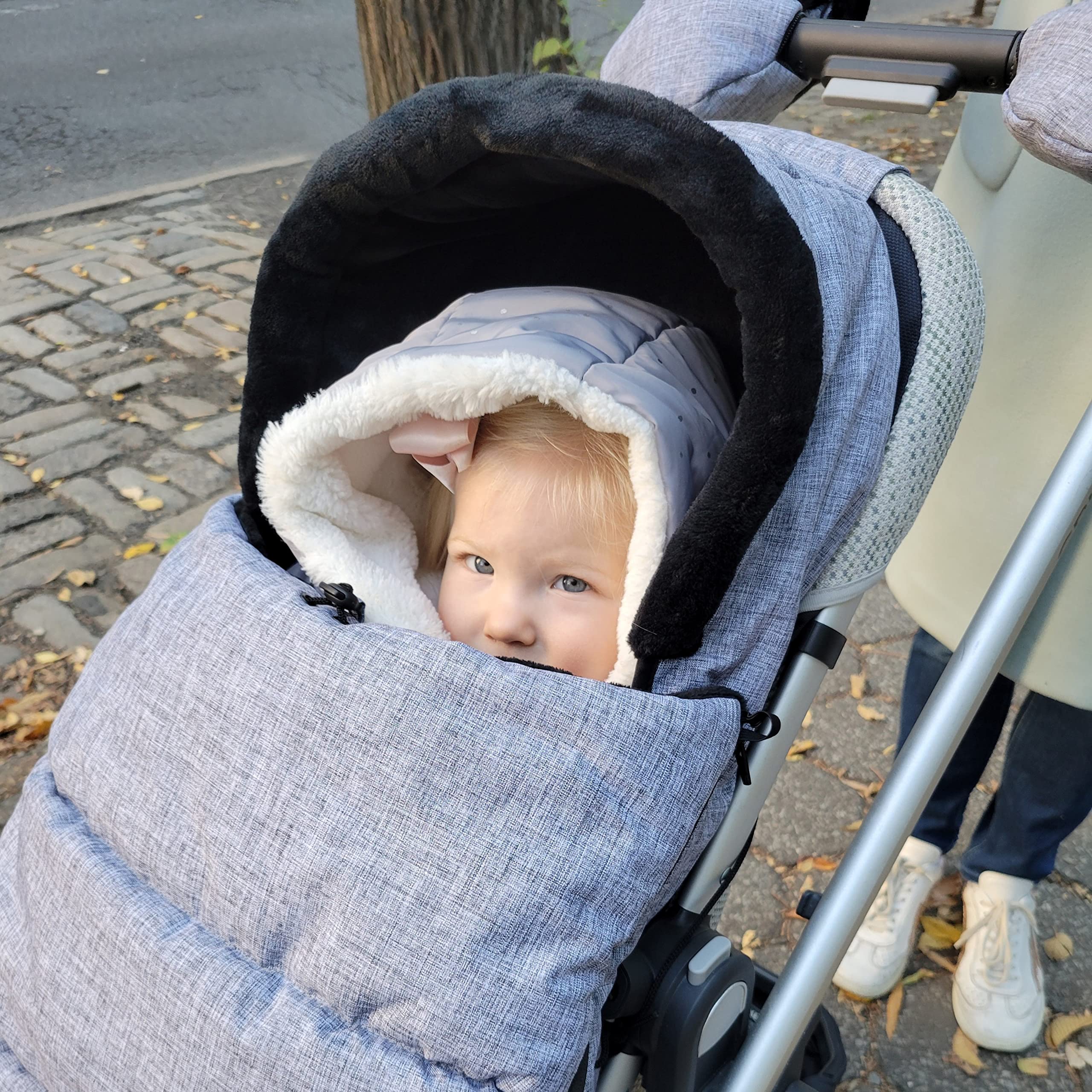 Liuliuby footmuff coral fleece lining adds plush warmth