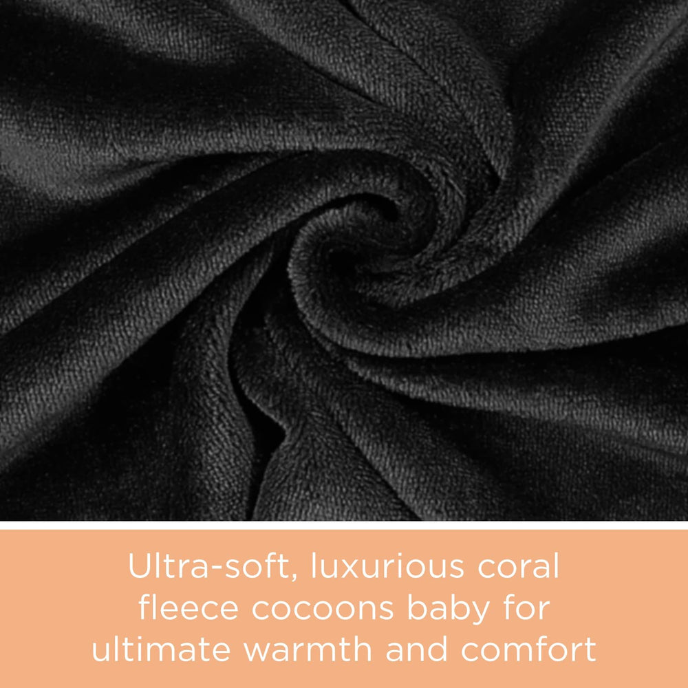 Liuliuby magnetic-closure flap shields baby's face when needed.