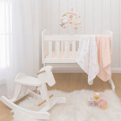Twelve classical melodies create a soothing nursery atmosphere.