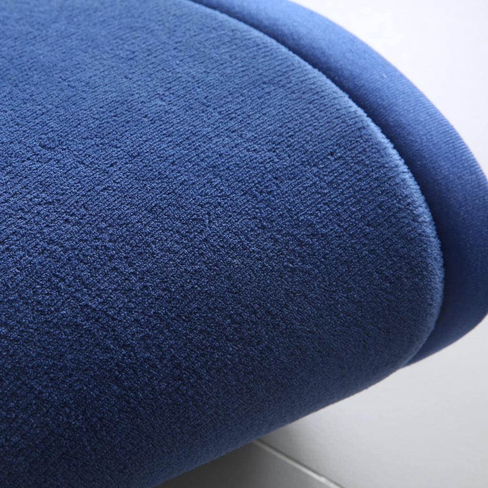 Loartee anti-slip round rug securely stays in place on floor surfaces
