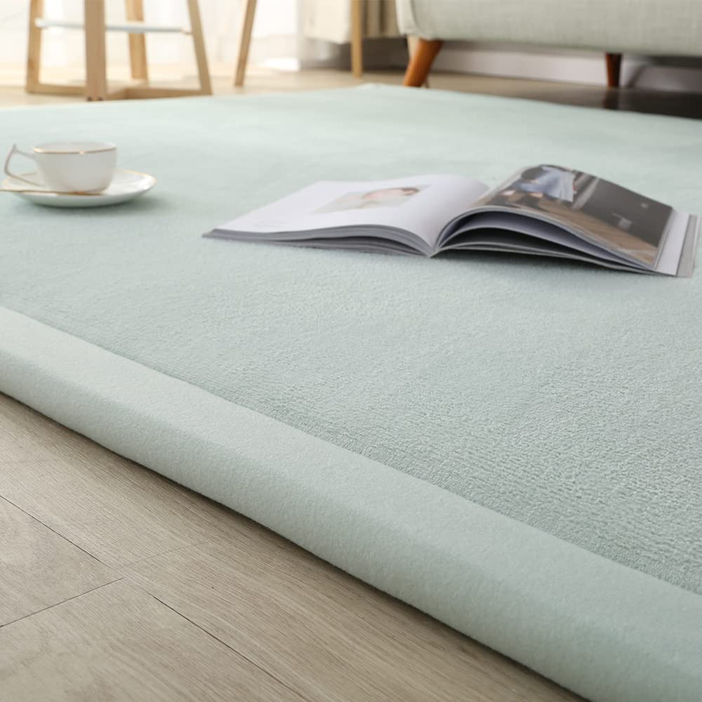 Loartee Coral Velvet Crawling Rug features thick memory foam cushions for gentle falls.