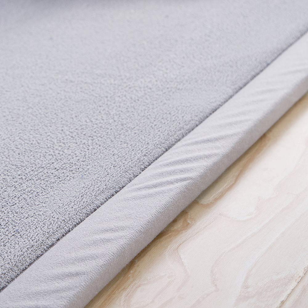 Loartee easy clean rug supports quick maintenance after playtime.
