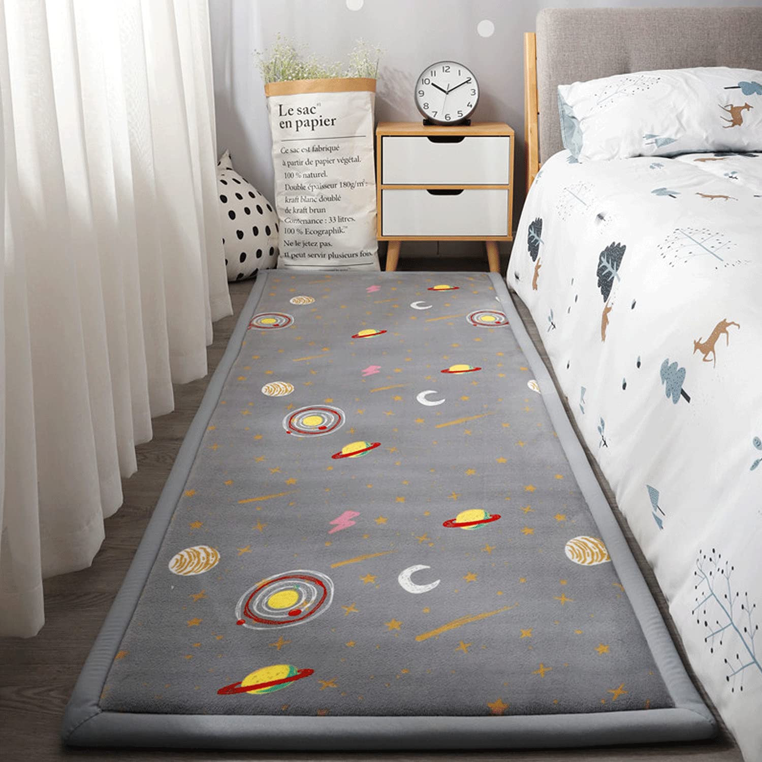 Loartee non-slip bottom keeps the mat in place during activities.