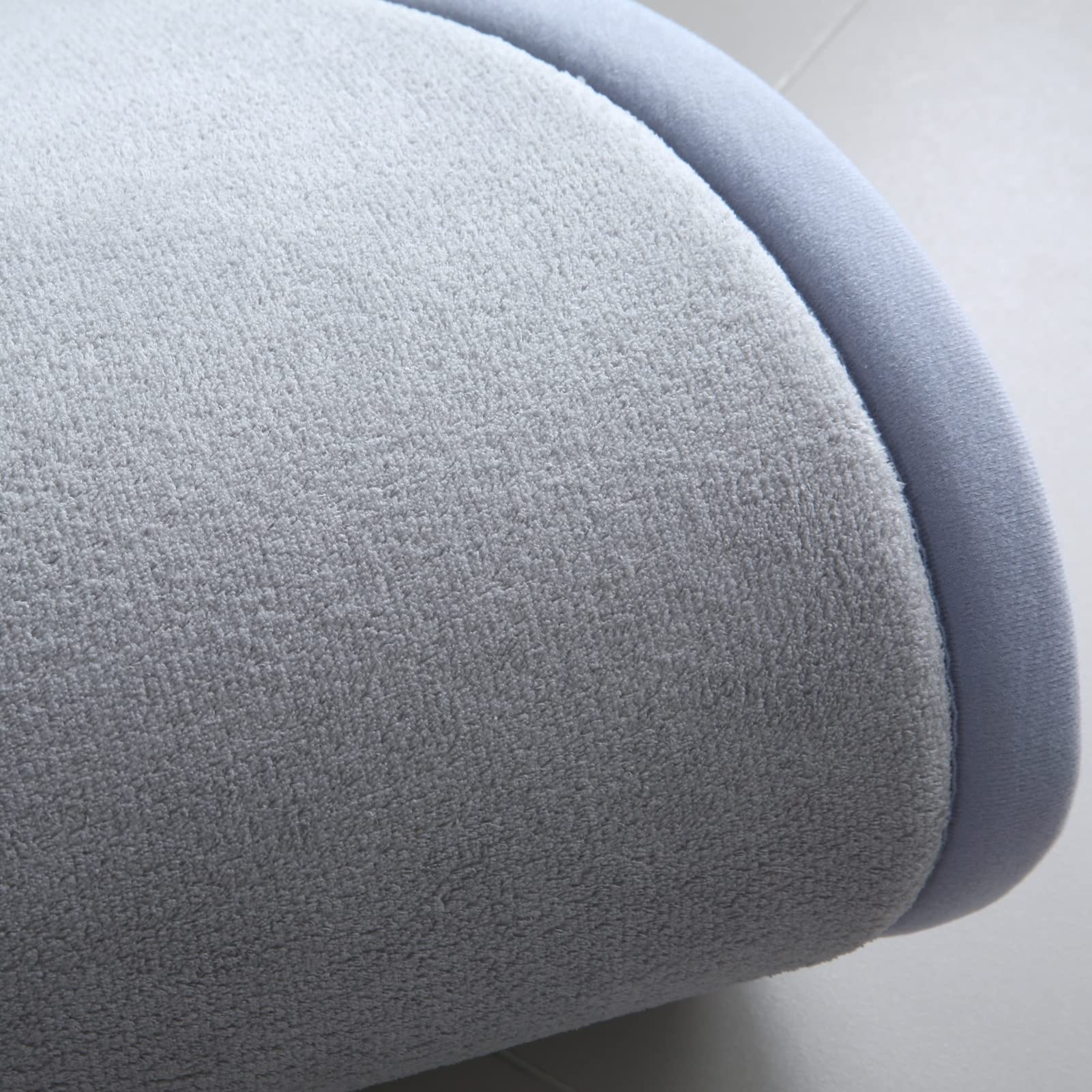 Loartee ultra-soft coral velvet mat designed for kids room decor and cozy seating