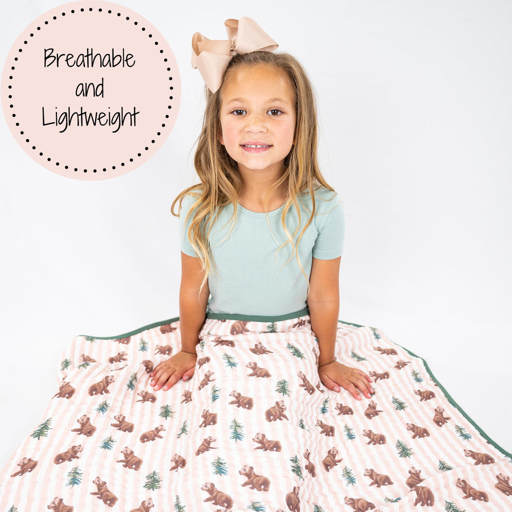 LollyBanks 100% cotton muslin blanket, durable and fade-resistant.