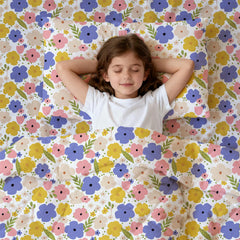 LONAVA toddler fitted sheet with elastic ensures snug night's sleep.