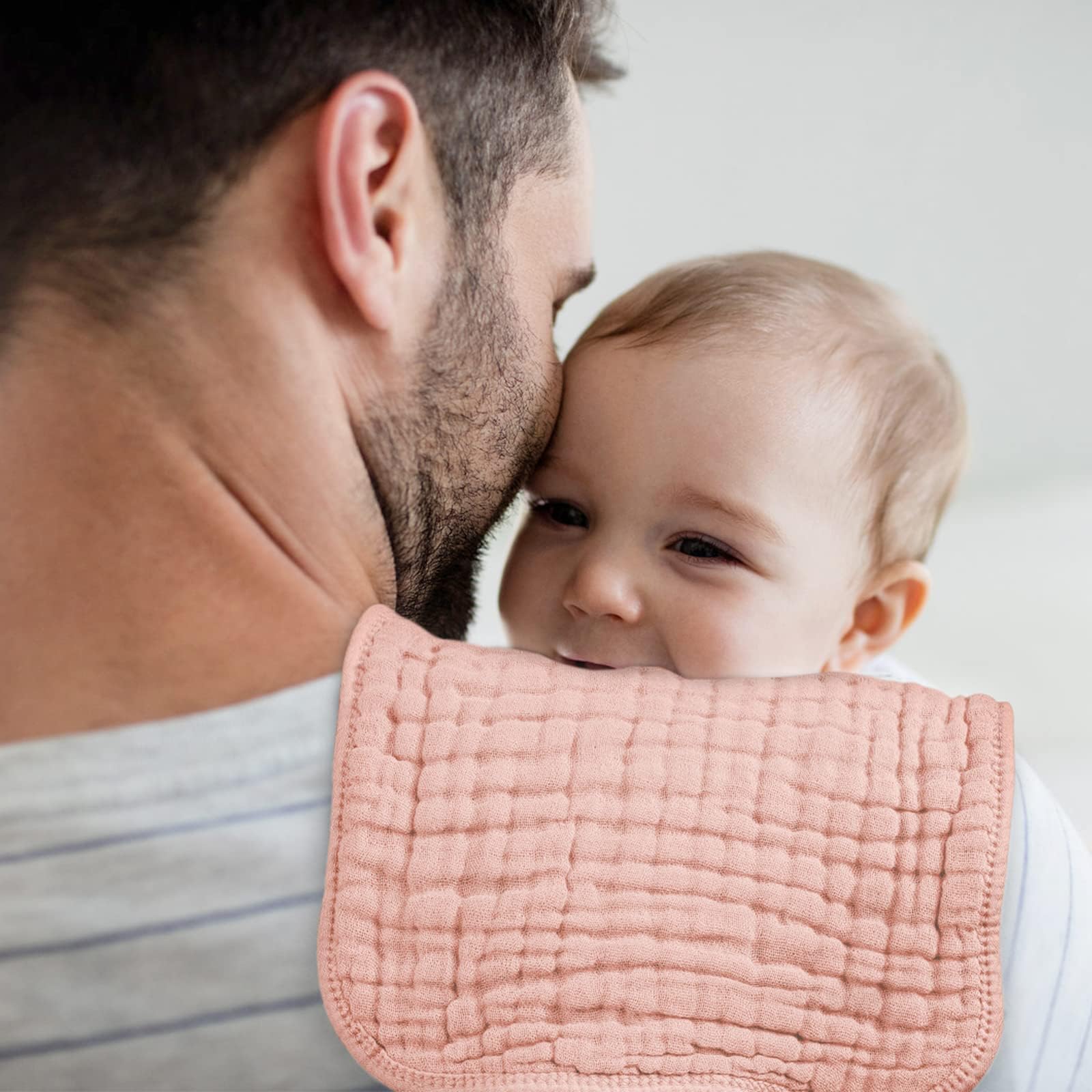 Looxii shell pink burp cloths—baby-friendly and travel-ready.