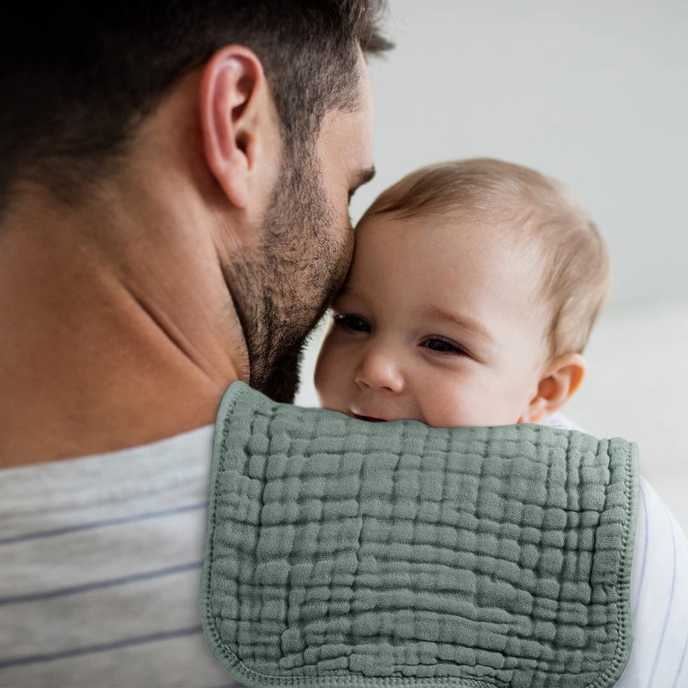 Looxii Burp Cloths — travel-friendly and lightweight.