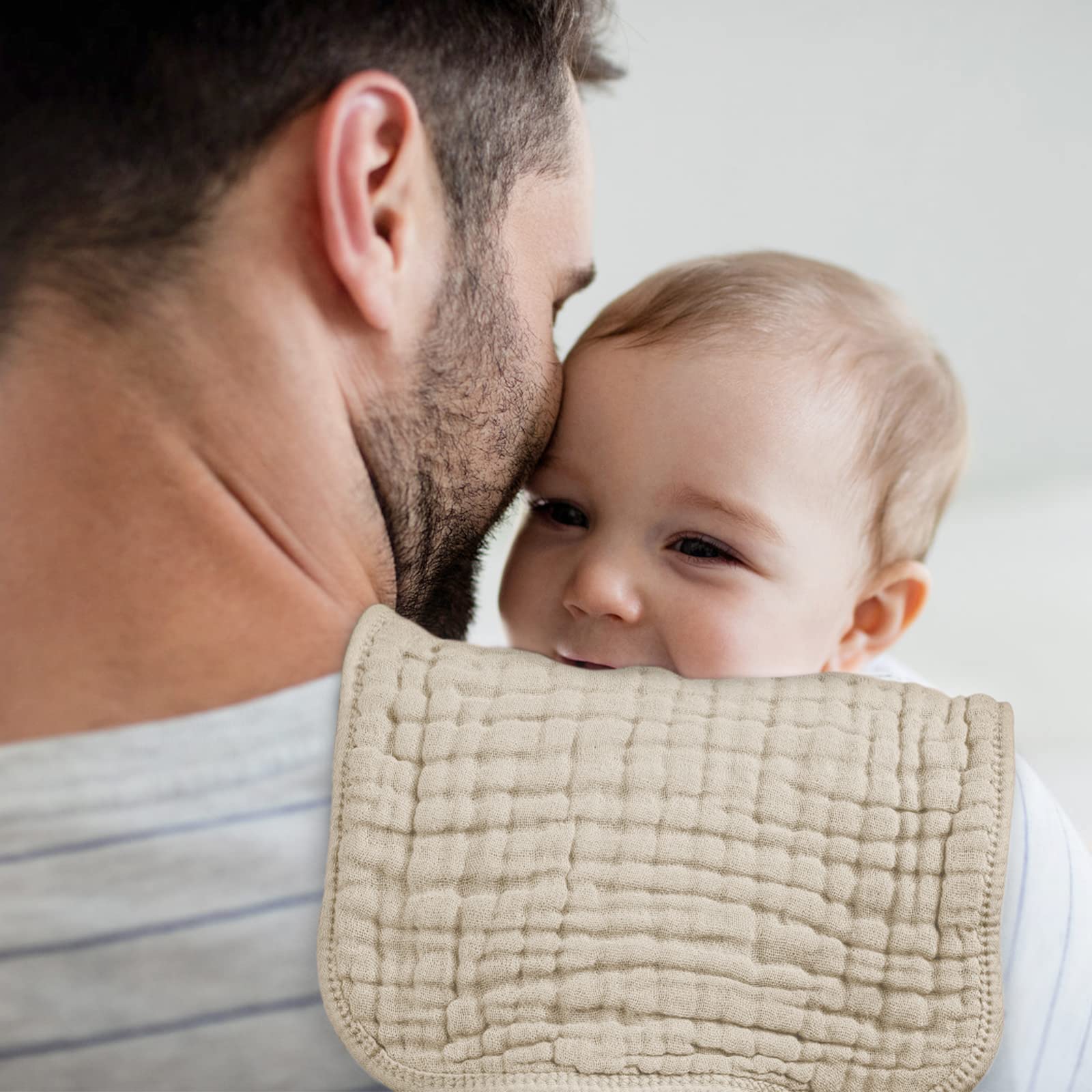 Looxii muslin burp cloths travel-ready with reinforced edges.