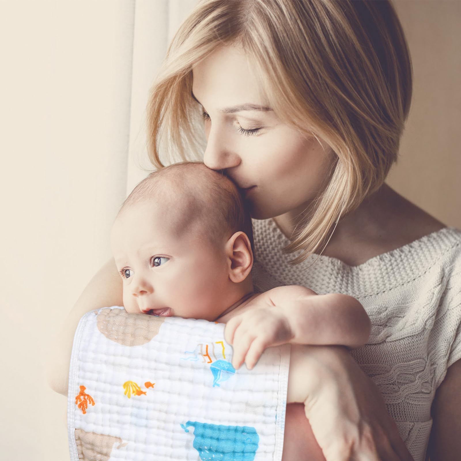 Looxii muslin burp cloths feature reinforced edges to prevent unraveling after washing.