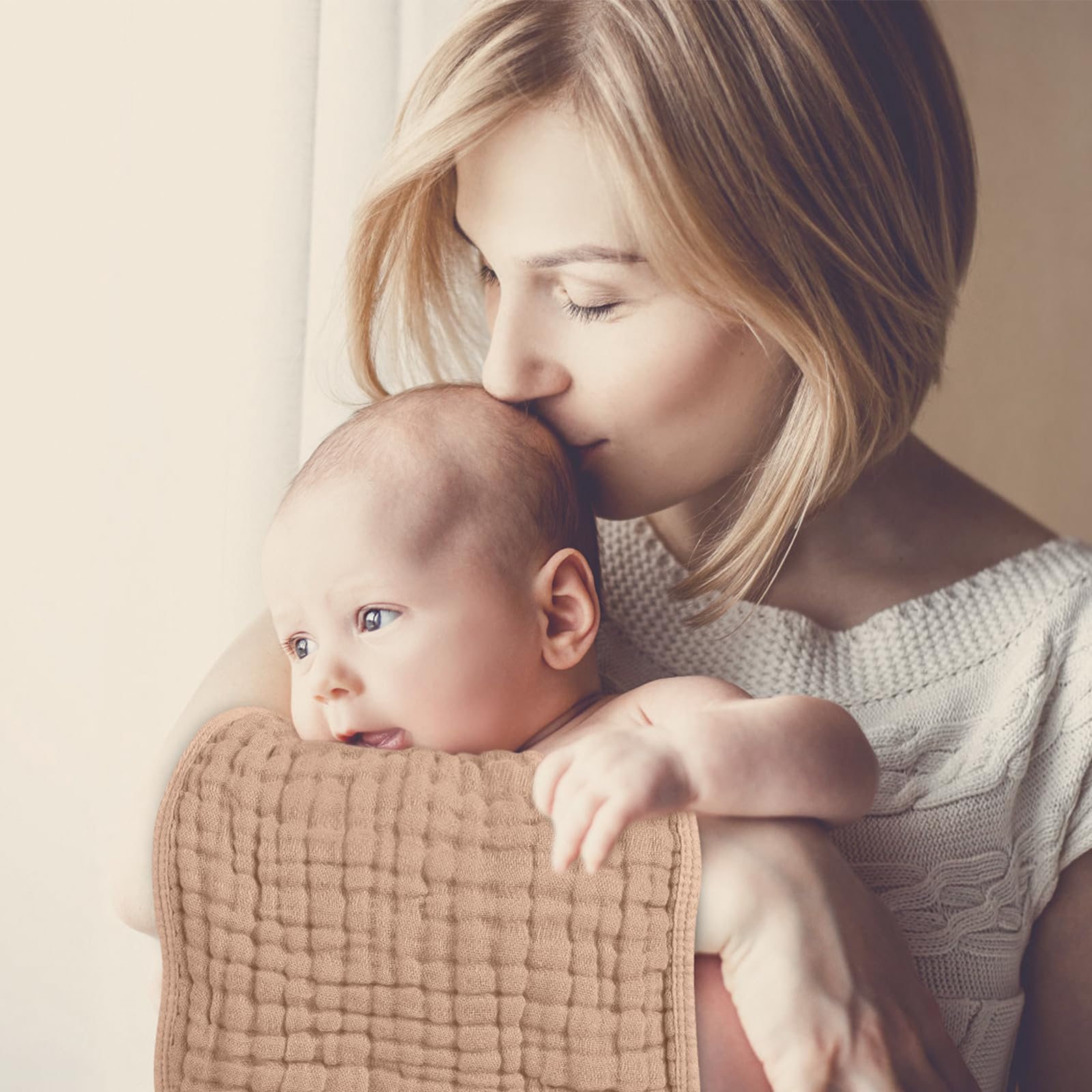 Looxii muslin cloths displaying absorbent soft texture for spills.