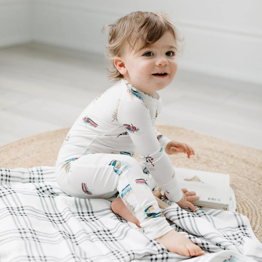 Loulou Lollipop Tencel Lyocell Sleeper zipper-open close-up demonstrates quick diaper access.