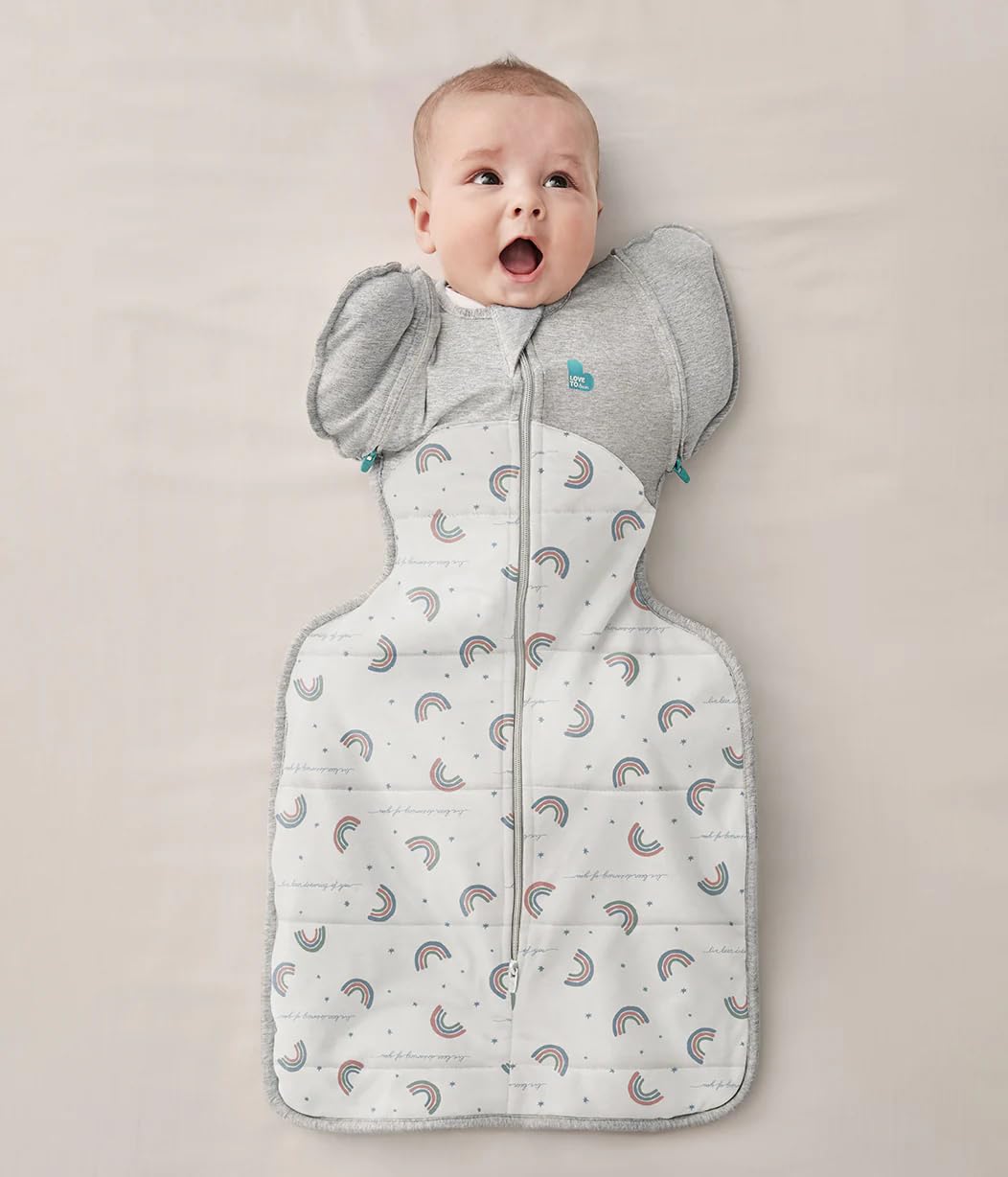 Love to Dream Transition Bag features a two-way zipper for quick diaper changes