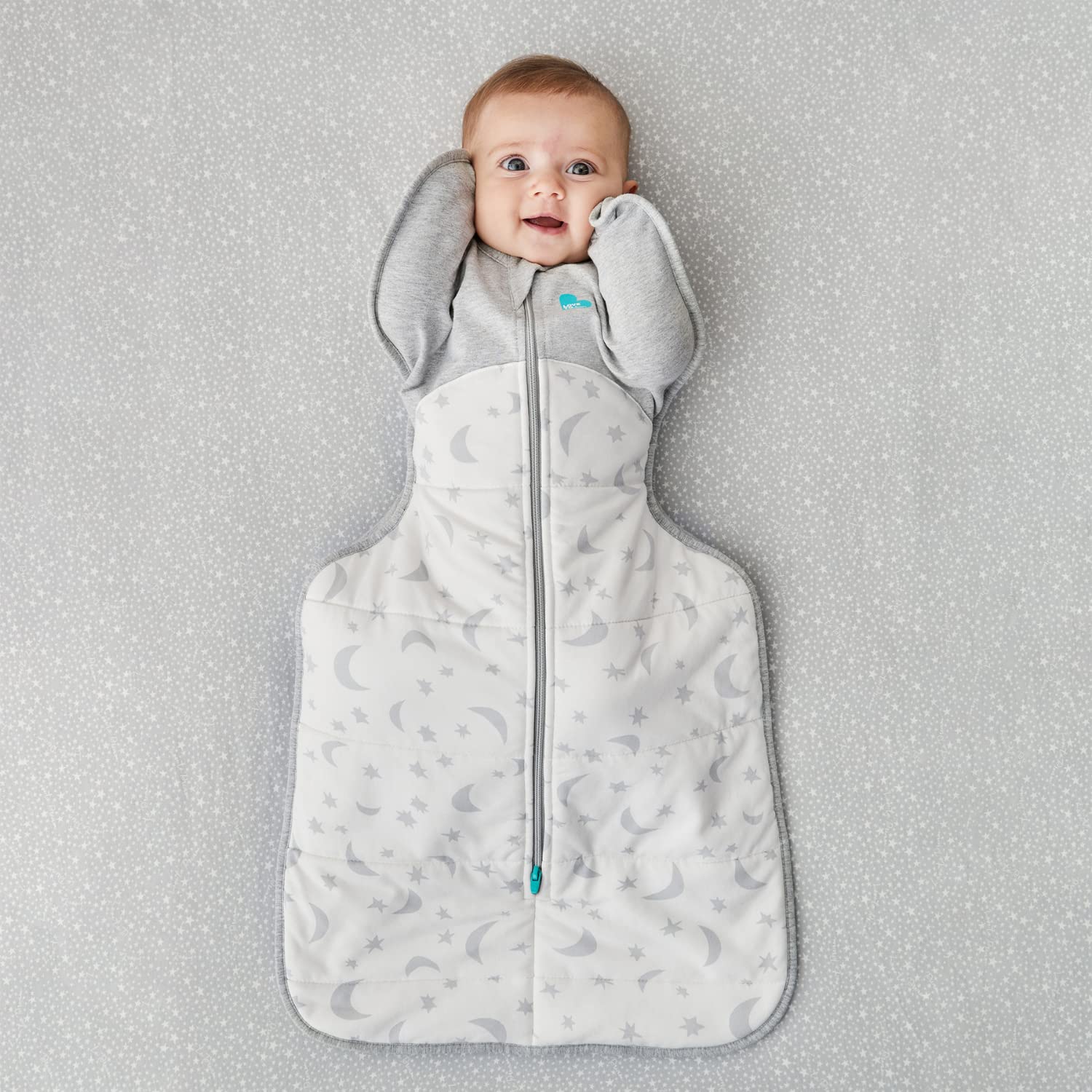 Love to Dream Swaddle UP Extra Warm two-way zipper for quick changes.