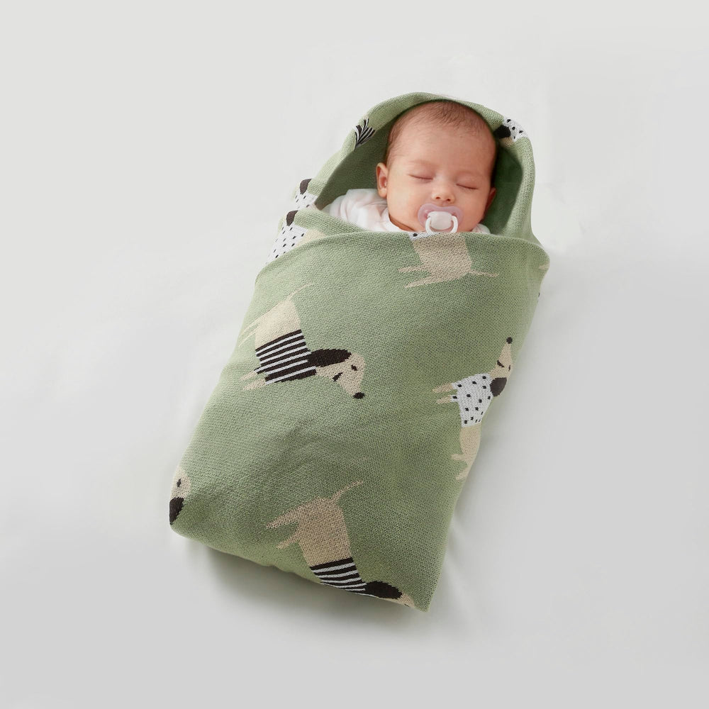 Loyfoky baby blanket in knit fabric with gentle stretch for movement.