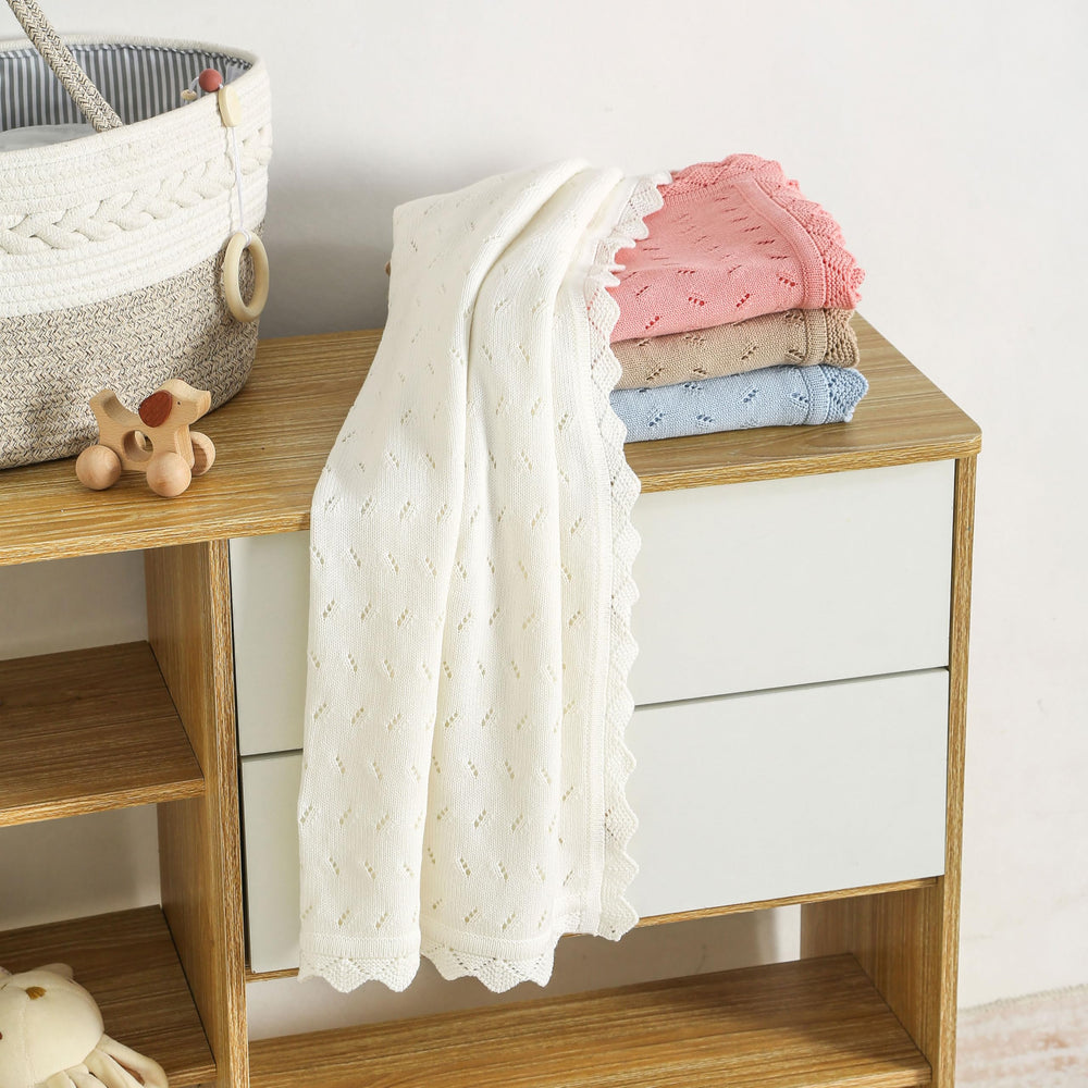 Loyfoky blanket lightweight warmth for year-round comfort.