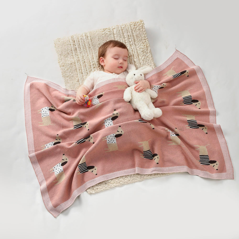 Loyfoky breathable all season blanket keeps baby warm without overheating.