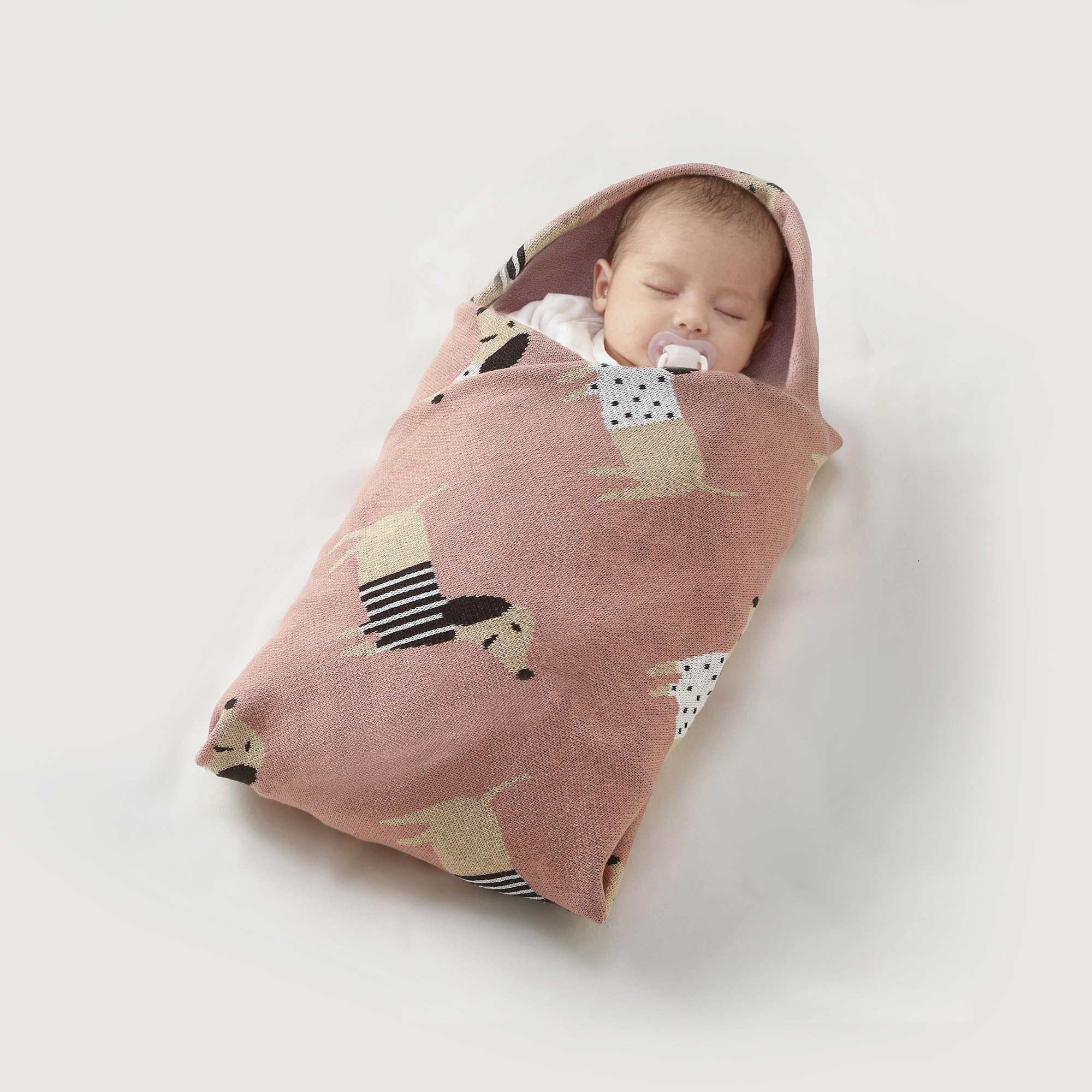Loyfoky machine washable baby blanket for easy cleanup.