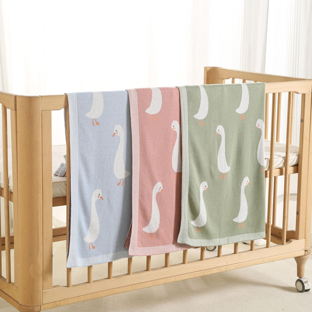 Loyfoky machine-washable blanket stays soft after washing.