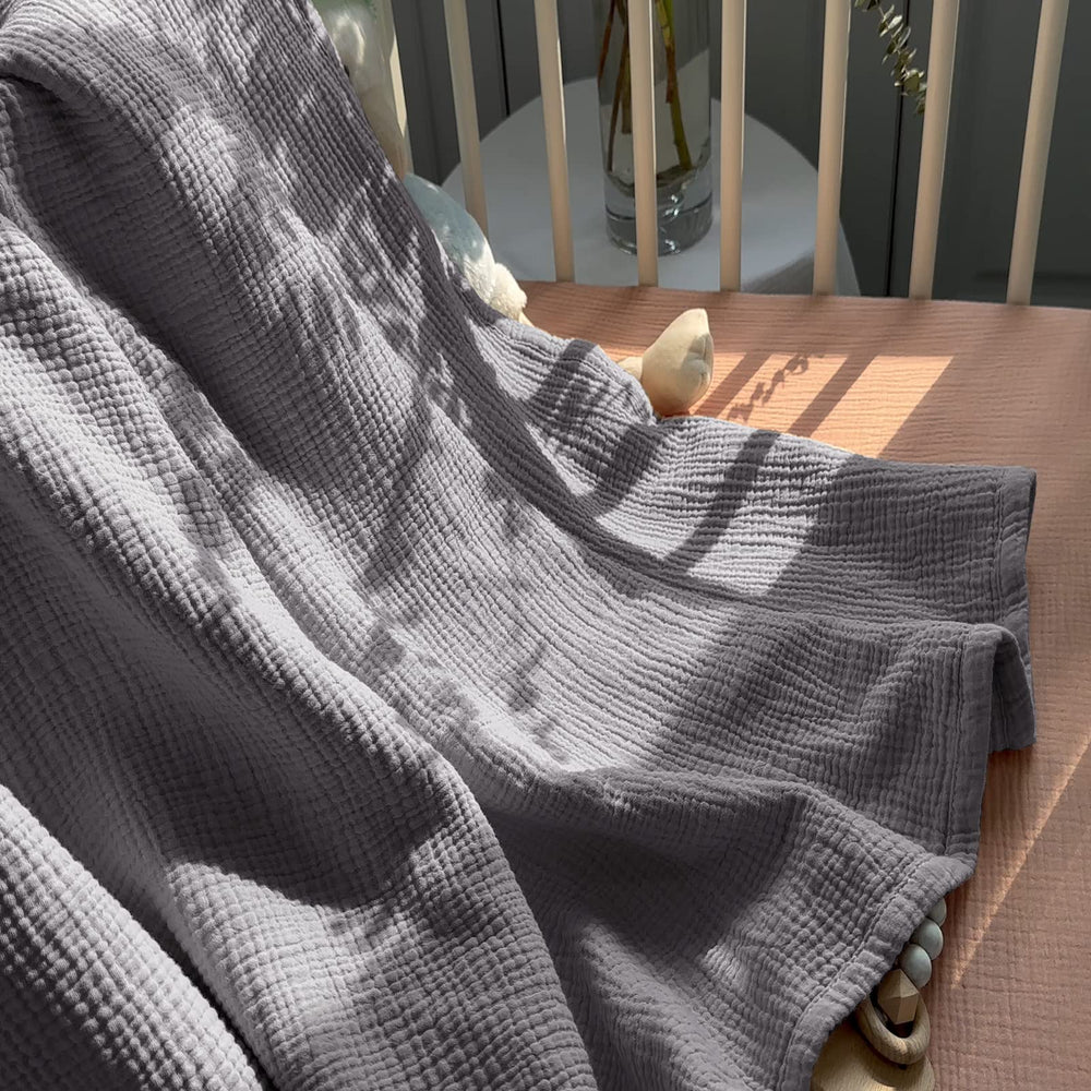 Lulu Moon breathable blanket supports tummy time and outdoor outings with ease.