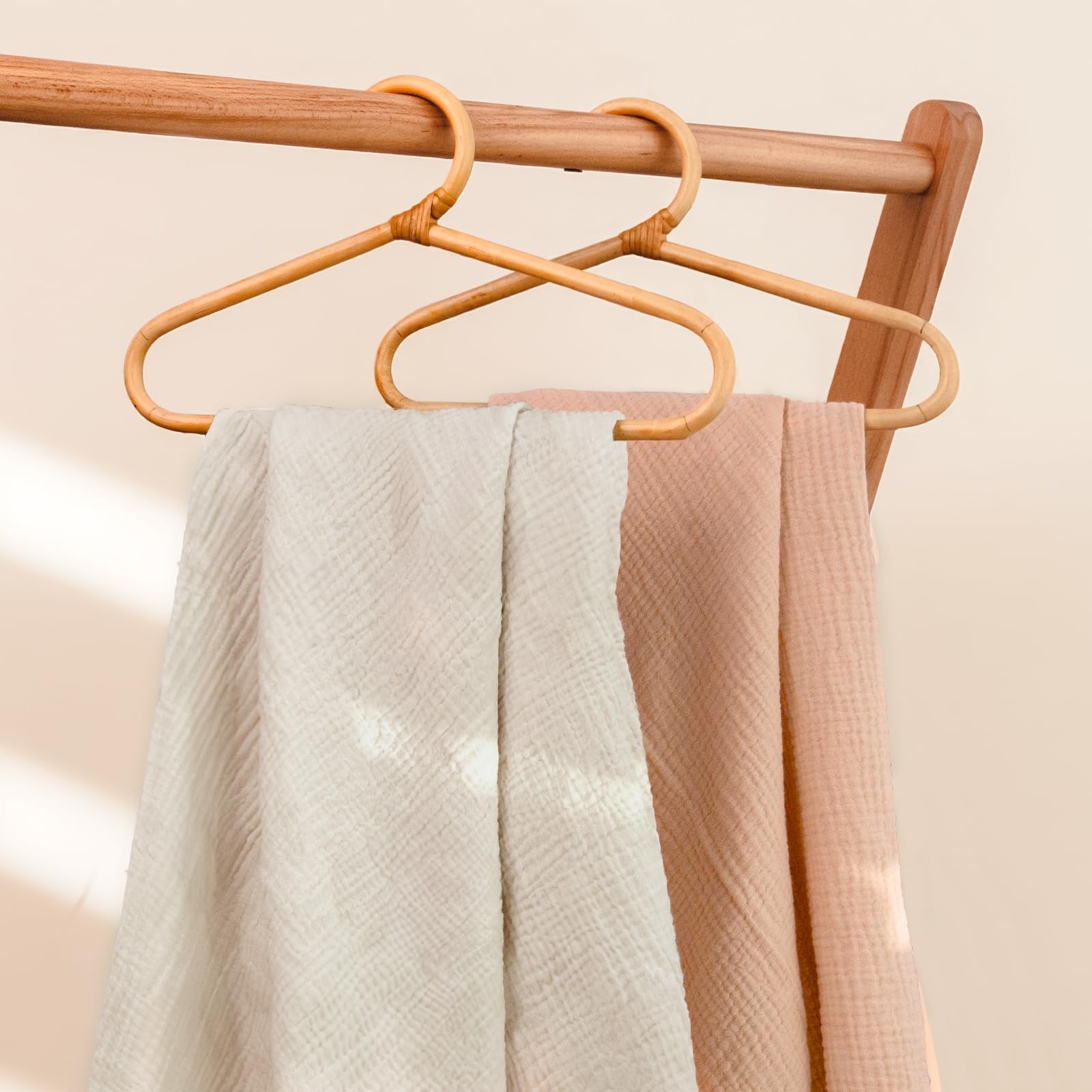 Easy-care sheets: machine washable and tumbles dry for busy parents.