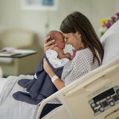 Lulumoon four-layer muslin fabric showcases breathable coverage for all seasons.