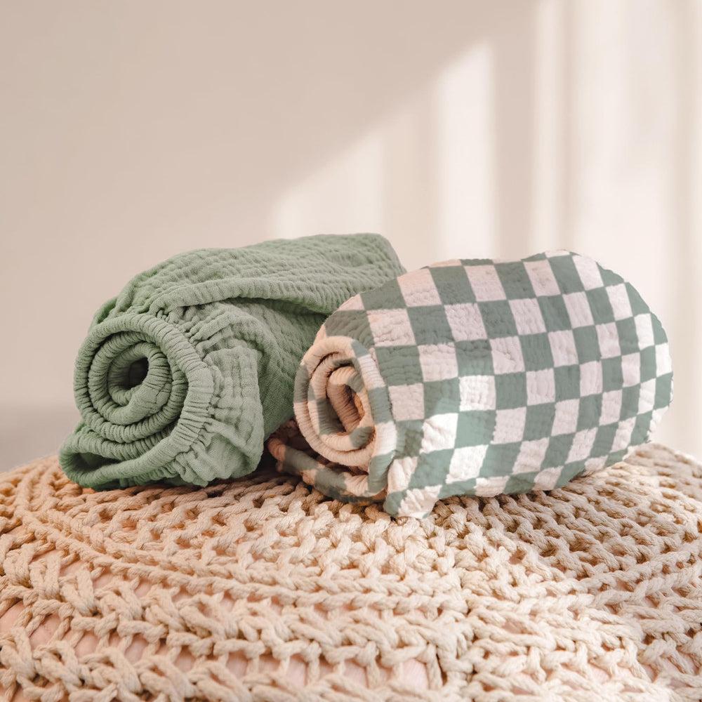 Lulumoon changing pad cover with secure elastic edges